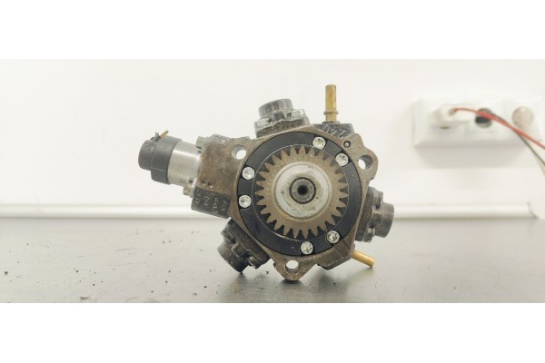 Recambio de bomba inyeccion para renault scenic iii 1.6dci 130 fap referencia OEM IAM 0445010404  