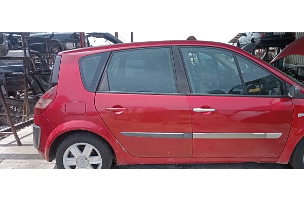 Recambio de puerta trasera derecha para renault scenic ii 1.5 dci diesel referencia OEM IAM   