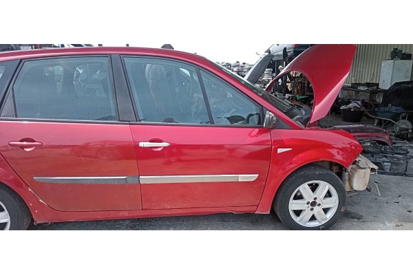 Recambio de puerta delantera derecha para renault scenic ii 1.5 dci diesel referencia OEM IAM   