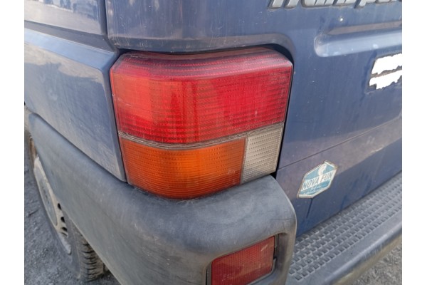 Recambio de piloto trasero izquierdo para volkswagen t4 transporter/furgoneta (mod. 1991) combi referencia OEM IAM   