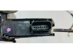Recambio de cerradura puerta trasera derecha para citroen c4 picasso 1.6hdi 120 fap referencia OEM IAM 9826133680  