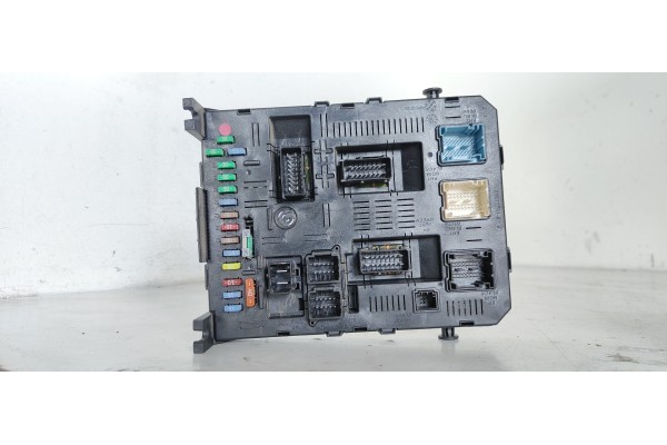 Recambio de caja reles / fusibles para peugeot 307 cc (s1) 1.6 referencia OEM IAM 281171702B  
