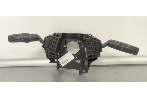 Recambio de mando multifuncion para mazda 3 berlina (bk) 2.0mzcd 143 fap referencia OEM IAM 17D682  