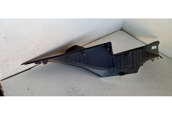 Recambio de moldura para jaguar f-pace 2.0 diesel cat referencia OEM IAM 631103102 HK8351749AL8PVJ 