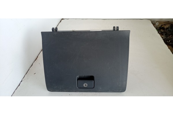 Recambio de guantera para toyota corolla verso (r1) 2.2 d-cat referencia OEM IAM 555510F010  