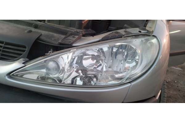 Recambio de faro izquierdo para peugeot 206 berlina 1.6 16v cat referencia OEM IAM   