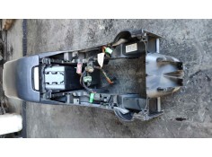 Recambio de apoyabrazos central para land rover discovery 2.7 td v6 cat referencia OEM IAM  LR012125 