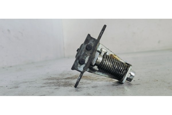 Recambio de cerradura maletero / porton para mitsubishi l 200 (ka0/kb0) raging bull referencia OEM IAM   