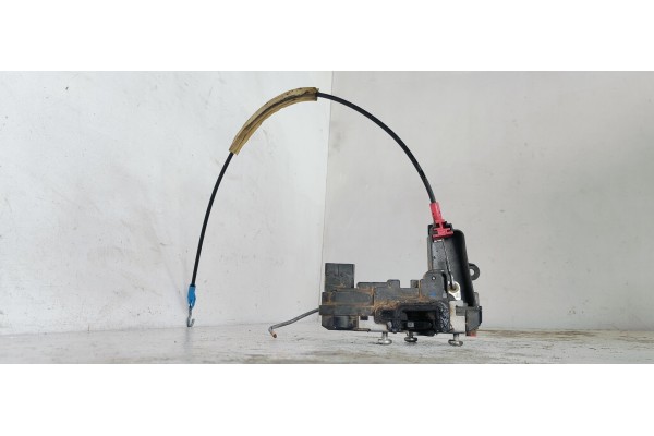 Recambio de cerradura puerta trasera izquierda para opel astra h berlina cosmo referencia OEM IAM 13210738  