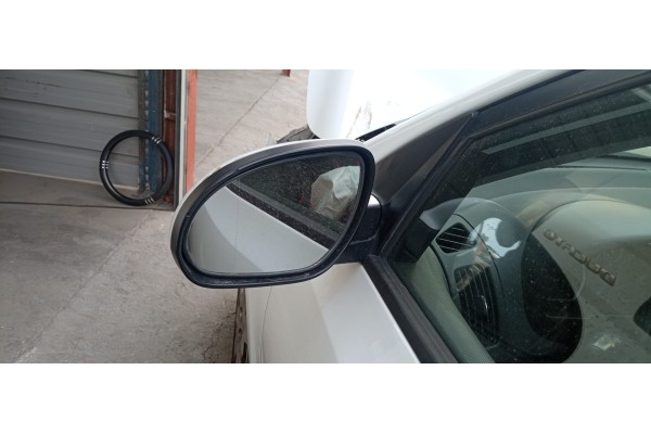 Recambio de retrovisor izquierdo para hyundai i30 classic referencia OEM IAM   