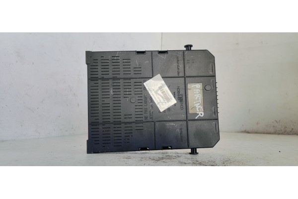 Recambio de caja reles / fusibles para peugeot partner kombi 1.6 hdi 110 fap referencia OEM IAM 281197595  