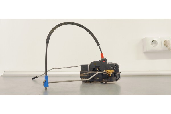 Recambio de cerradura puerta delantera derecha para opel zafira (c) 2.0 cdti 130 fap referencia OEM IAM 3023880  