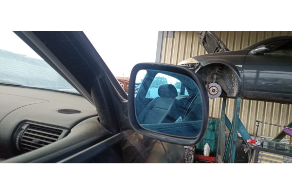 Recambio de retrovisor derecho para audi a4 berlina (b5) 1.8 20v referencia OEM IAM   