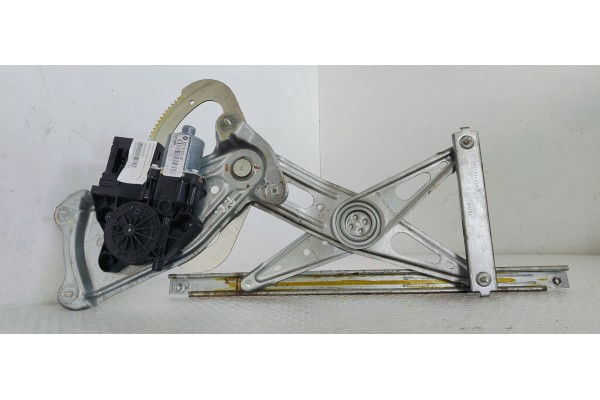 Recambio de elevalunas trasero izquierdo para renault scenic iii 1.9 dci 130 referencia OEM IAM 827310004R  