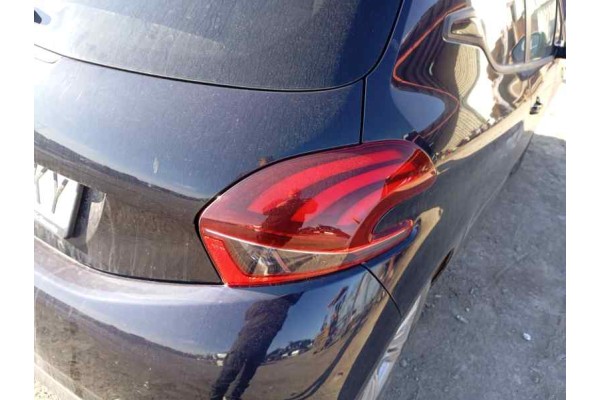 Recambio de piloto trasero derecho para peugeot 208 1.2 i turbo 110 referencia OEM IAM   