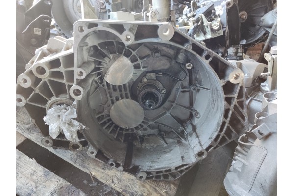 Recambio de caja cambios para opel insignia berlina 2.0 16v cdti referencia OEM IAM 55561696  