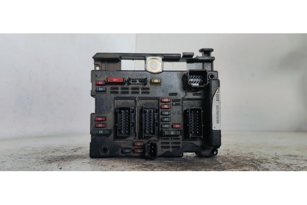 Recambio de caja reles / fusibles para peugeot 307 (s1) xr clim referencia OEM IAM 9646405280  