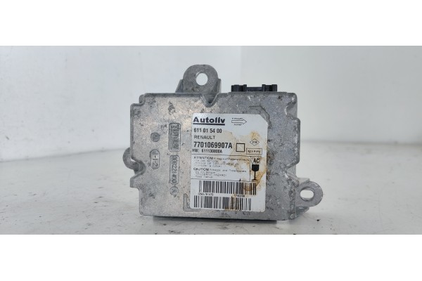 Recambio de centralita airbag para renault megane ii berlina 5p 1.4 16v referencia OEM IAM 7701069907A  