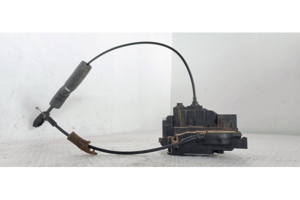 Recambio de cerradura puerta trasera derecha para renault scenic iii 1.9 dci 130 referencia OEM IAM   