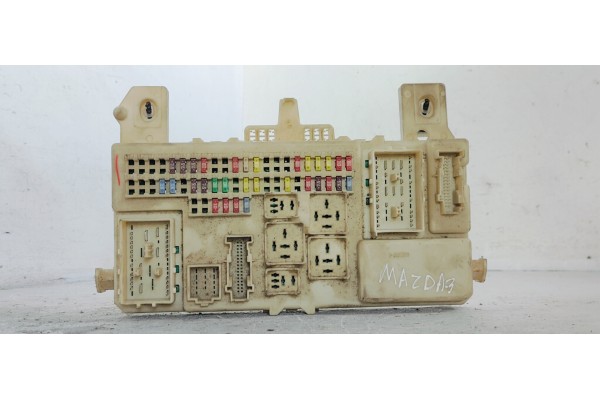 Recambio de caja reles / fusibles para mazda 3 berlina (bk) 2.0mzcd 143 fap referencia OEM IAM 66730D  