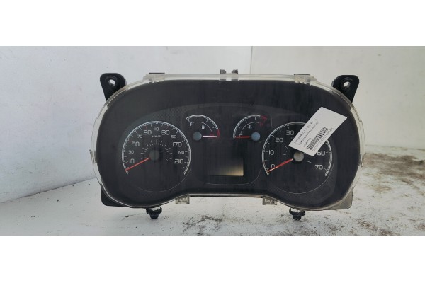 Recambio de cuadro instrumentos para fiat doblo 1.3 jtd 90 referencia OEM IAM 51867720  