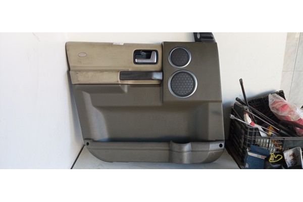 Recambio de guarnecido puerta delantera izquierda para land rover discovery v6 td se referencia OEM IAM DDC500051  