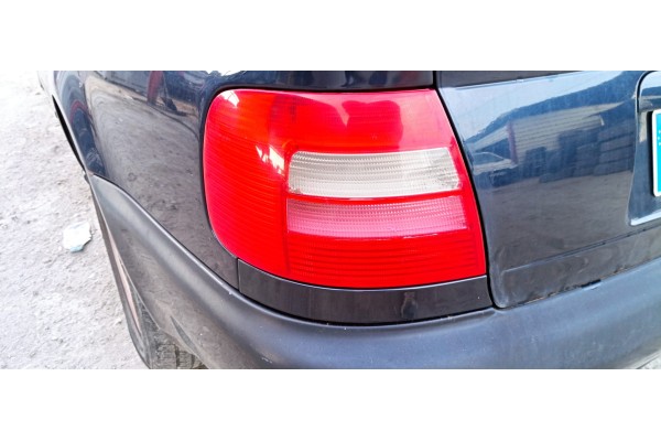 Recambio de piloto trasero izquierdo para audi a4 berlina (b5) 1.9 tdi referencia OEM IAM   