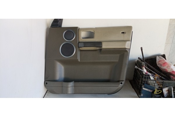 Recambio de guarnecido puerta delantera derecha para land rover discovery v6 td se referencia OEM IAM DDC500041  