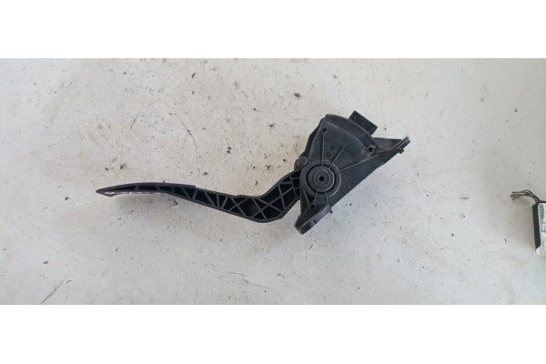 Recambio de potenciometro pedal para nissan pathfinder (r51) 2.5 dci diesel cat referencia OEM IAM 18002EB400  