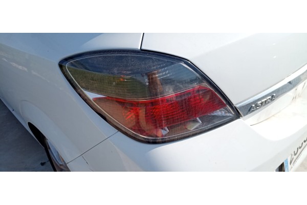 Recambio de piloto trasero izquierdo para opel astra h ber. edition referencia OEM IAM   