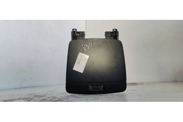 Recambio de guantera para hyundai i30 1.6crdi 90 referencia OEM IAM 847702L000  