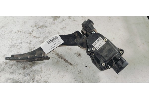 Recambio de pedal acelerador para hyundai i30 1.6crdi 90 referencia OEM IAM 32700XXXXX  