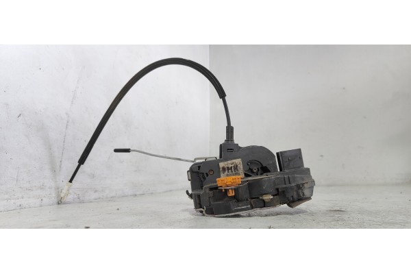 Recambio de cerradura puerta delantera izquierda para opel insignia berlina selective referencia OEM IAM 13579522  