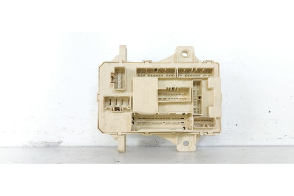Recambio de caja reles / fusibles para hyundai i30 classic referencia OEM IAM 919502H500  