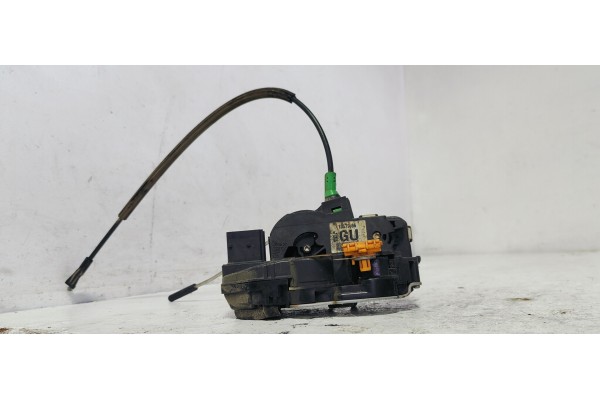 Recambio de cerradura puerta trasera derecha para opel insignia berlina selective referencia OEM IAM 13579566  