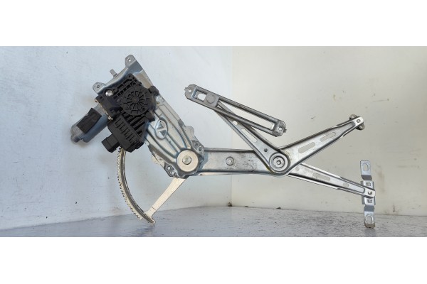 Recambio de elevalunas delantero derecho para opel zafira a elegance referencia OEM IAM 90579356  