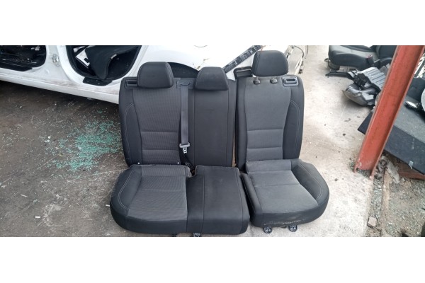 Recambio de asientos traseros para hyundai i30 (gd) city referencia OEM IAM   