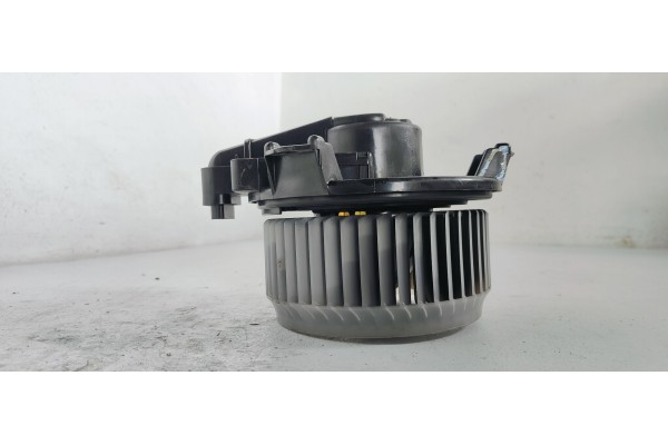 Recambio de ventilador calefaccion para toyota verso 1.6d4d 112 fap referencia OEM IAM AV2727008104  