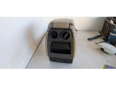 Recambio de apoyabrazos central para land rover discovery v6 td se referencia OEM IAM LRSASPC04  