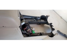 Recambio de apoyabrazos central para land rover discovery v6 td se referencia OEM IAM LRSASPC04  