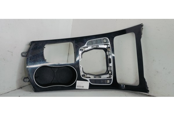 Recambio de consola central para mercedes-benz clase c (w205) lim. 2.2cdi 170 [220] fap referencia OEM IAM A2056805807  