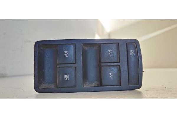 Recambio de mando elevalunas delantero izquierdo para opel astra j lim. 2.0 16v cdti referencia OEM IAM 13301745  