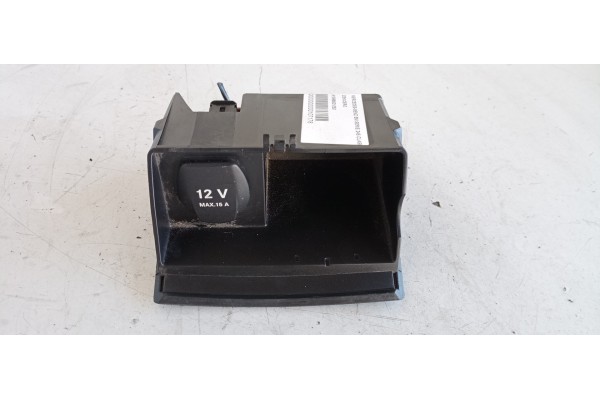 Recambio de cenicero para mercedes-benz clase b (w245) 1.5 cat referencia OEM IAM A1696801050  