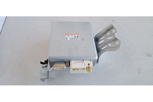 Recambio de centralita motor uce para toyota auris luna+ referencia OEM IAM 8965012200 1129001464 99131004