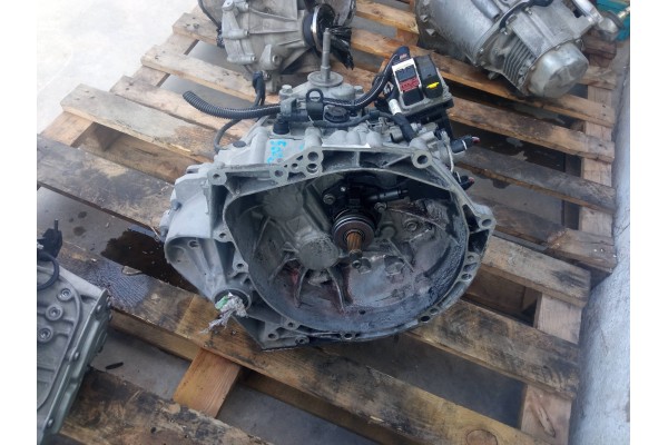 Recambio de caja cambios para peugeot 5008 1.6 hdi 115 fap referencia OEM IAM 20DR24  