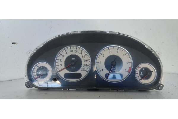 Recambio de cuadro instrumentos para chrysler voyager (rg) 3.3 v6 cat referencia OEM IAM R824AI 0432668 70113R