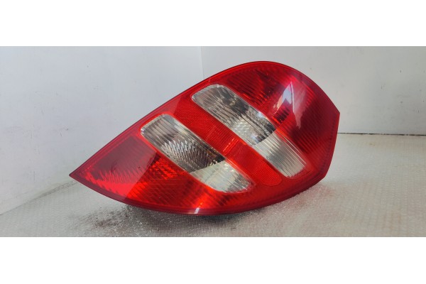 Recambio de piloto trasero derecho para mercedes-benz clase a (w169) 2.0cdi 110 [180] referencia OEM IAM A1698200464  