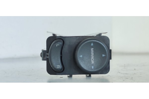 Recambio de mando retrovisor para chrysler voyager (gs) 2.5 turbodiesel referencia OEM IAM 4685317  
