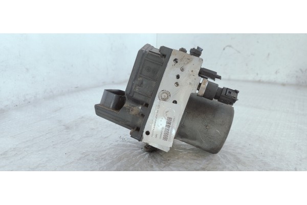Recambio de abs para toyota avensis berlina (t25) 2.0 d4d 115 referencia OEM IAM 0265950101  