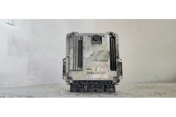 Recambio de centralita motor uce para renault scenic iii 1.6dci 130 fap referencia OEM IAM 237101074R  